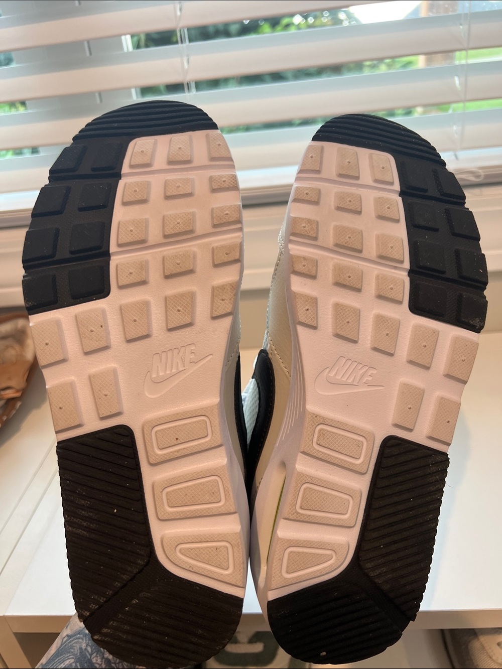 Women’s Nike Air White & Black Athletic Shoes - Picture 4 of 4